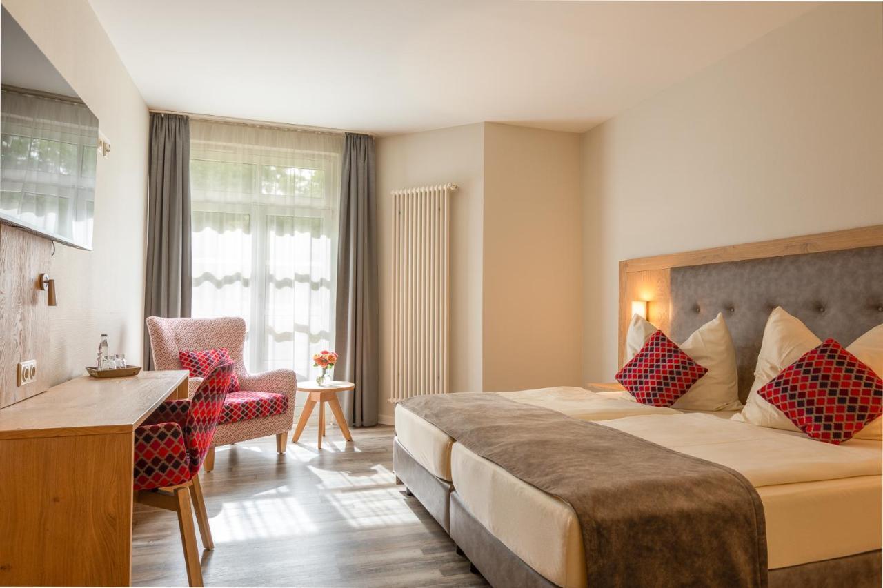 Hotel Waldesrand Херфорд Екстериор снимка